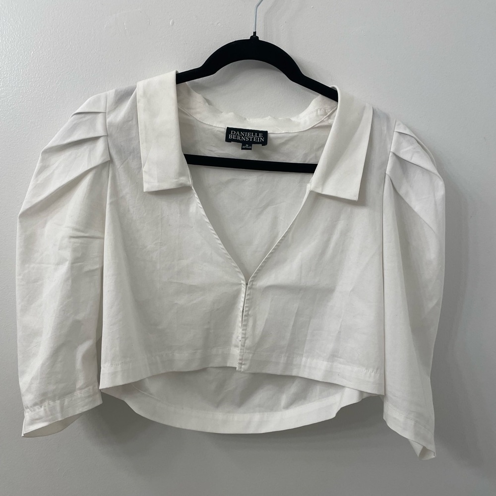 Danielle Bernstein size small crop blouse with collar and puff sleeves